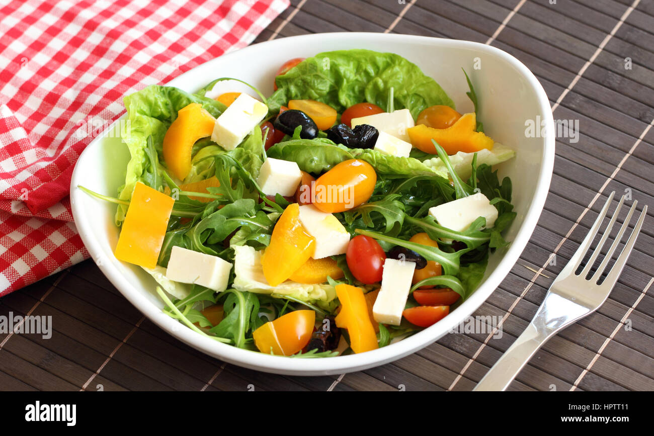 Salade de légumes à la feta Banque D'Images