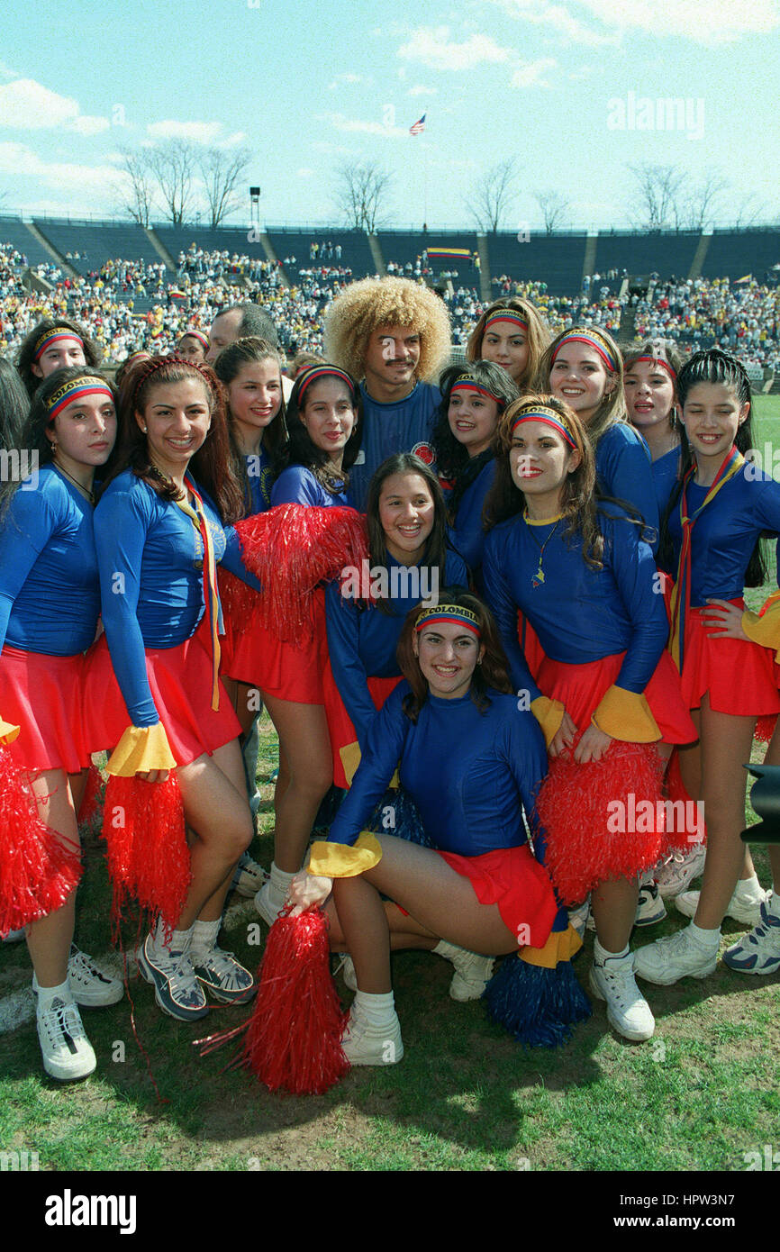 CARLOS VALDERRAMA CHEERLEADERS COLOMBIE 24 Avril 1998 Banque D'Images