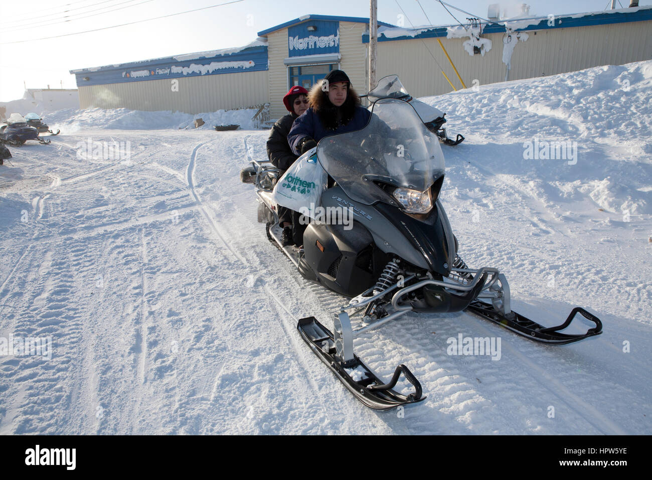 Scooter de neige au pôle nord Banque D'Images