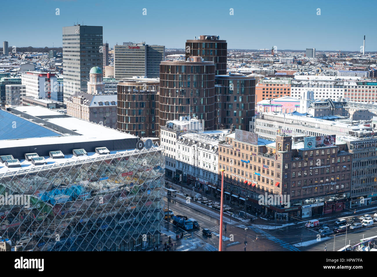 Hiver neige paysage urbain de Copenhague après avoir pris de l'hôtel de ville vue de la tour nord-ouest à la recherche de nouvelles tours Axel vers Frederiksberg Banque D'Images