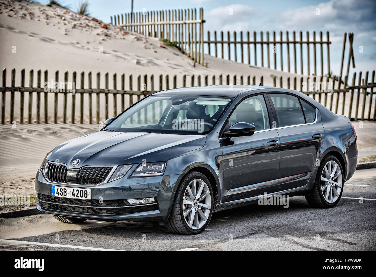 SKODA OCTAVIA III, 2017 lifting, location, sable Banque D'Images