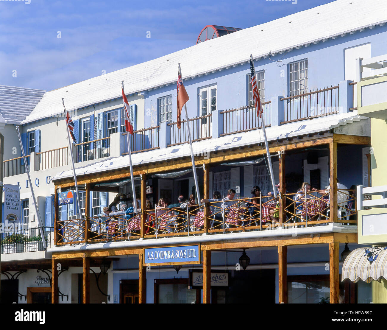 Café sur la terrasse, Front Street, Hamilton, Bermudes, paroisse de Pembroke Banque D'Images