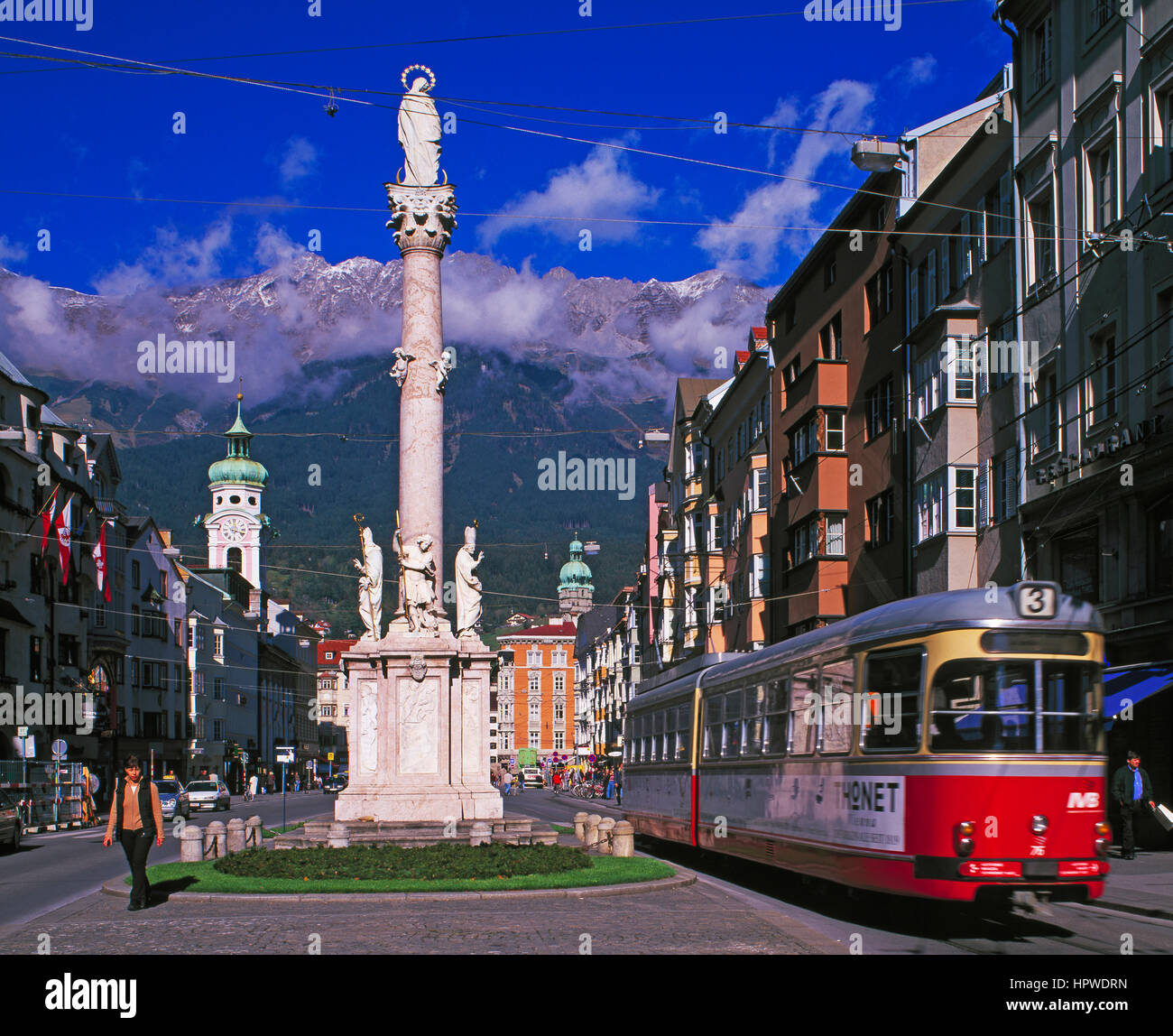 En tramway Maria Theresa Strasse, Innsbruck, Autriche Banque D'Images