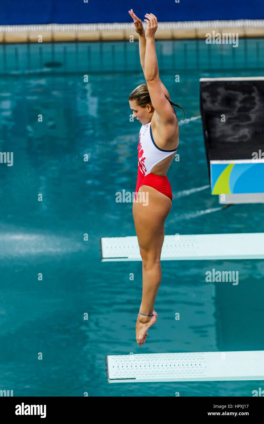 Rio de Janeiro, Brésil. 14 août 2016 Grace Reid (GBR) participe à la plongée Femmes Tremplin 3m finale aux Jeux Olympiques d'été 2016. ©PAUL J. S Banque D'Images