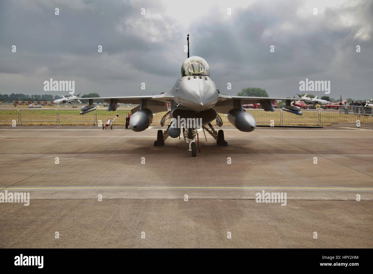 F-16 Fighting Falcon en exposition statique au Royal International Air Tattoo Banque D'Images