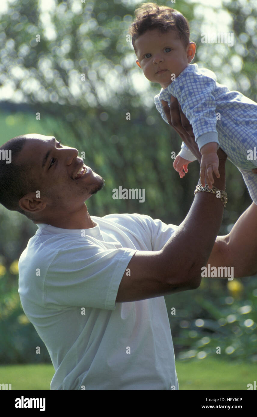 Portrait de l'heureux père et l'enfant noir Banque D'Images