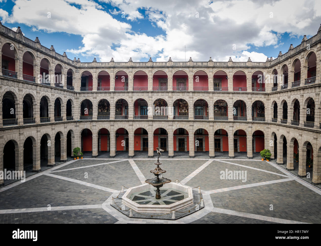Palacio Nacional (Palais National) Fontaine - Mexico, Mexique Banque D'Images