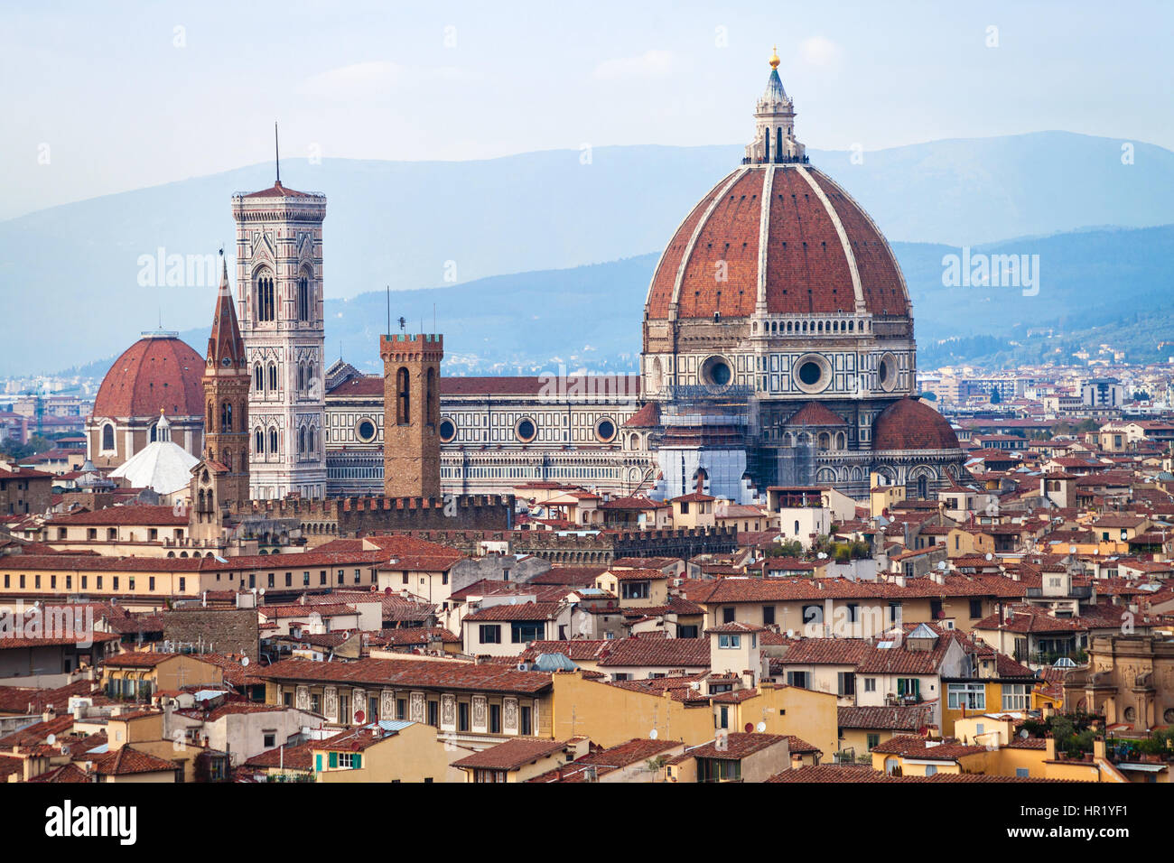 Voyage d'Italie - au-dessus de la cathédrale de Florence ville de Piazzale Michelangelo dans la soirée d'automne Banque D'Images