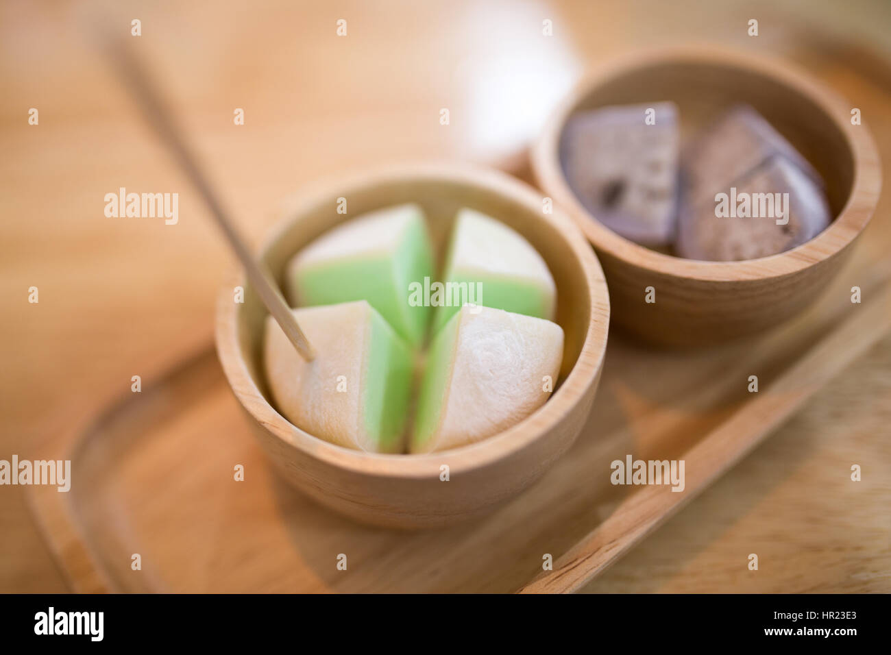 La crème glacée mochi melon en coupe du bois Banque D'Images