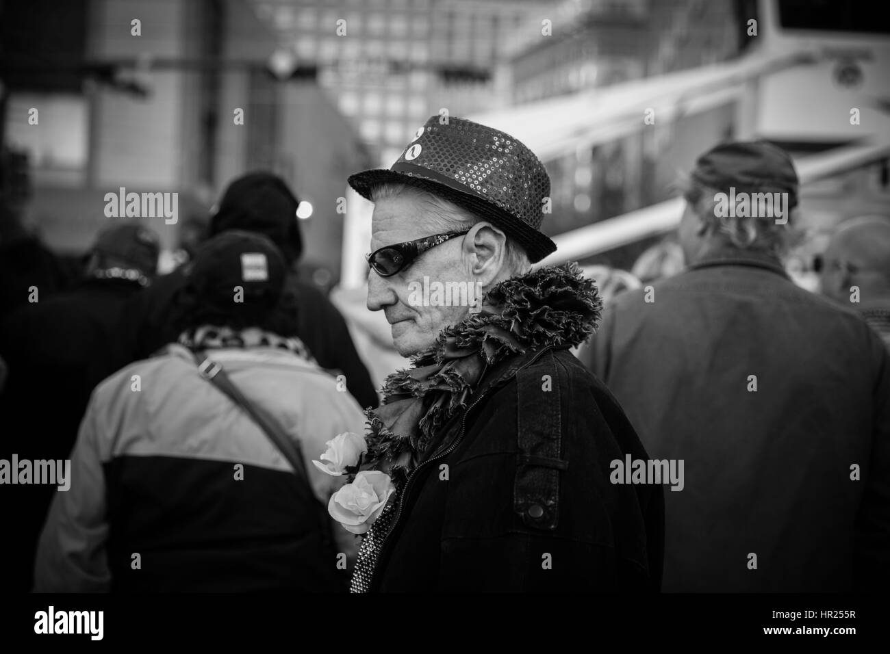 Défilé de Mardi Gras viewer. Canal Street sur Mardi Gras durant Mardi Gras, 2016. Banque D'Images