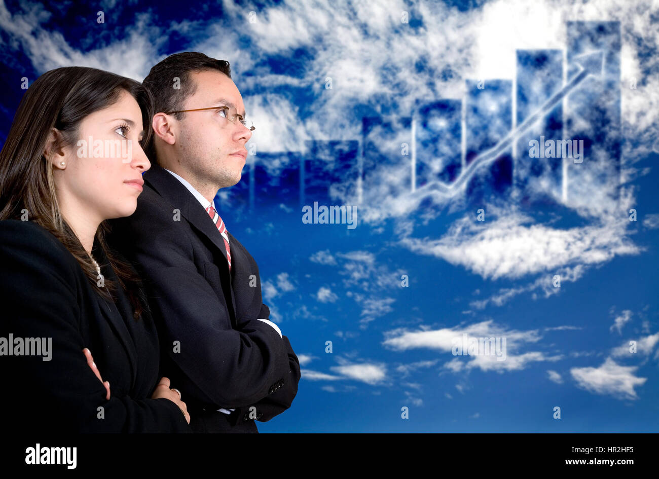 D'affaires à la réussite financière d'une entreprise graphique montrant une grande croissance dans les nuages Banque D'Images