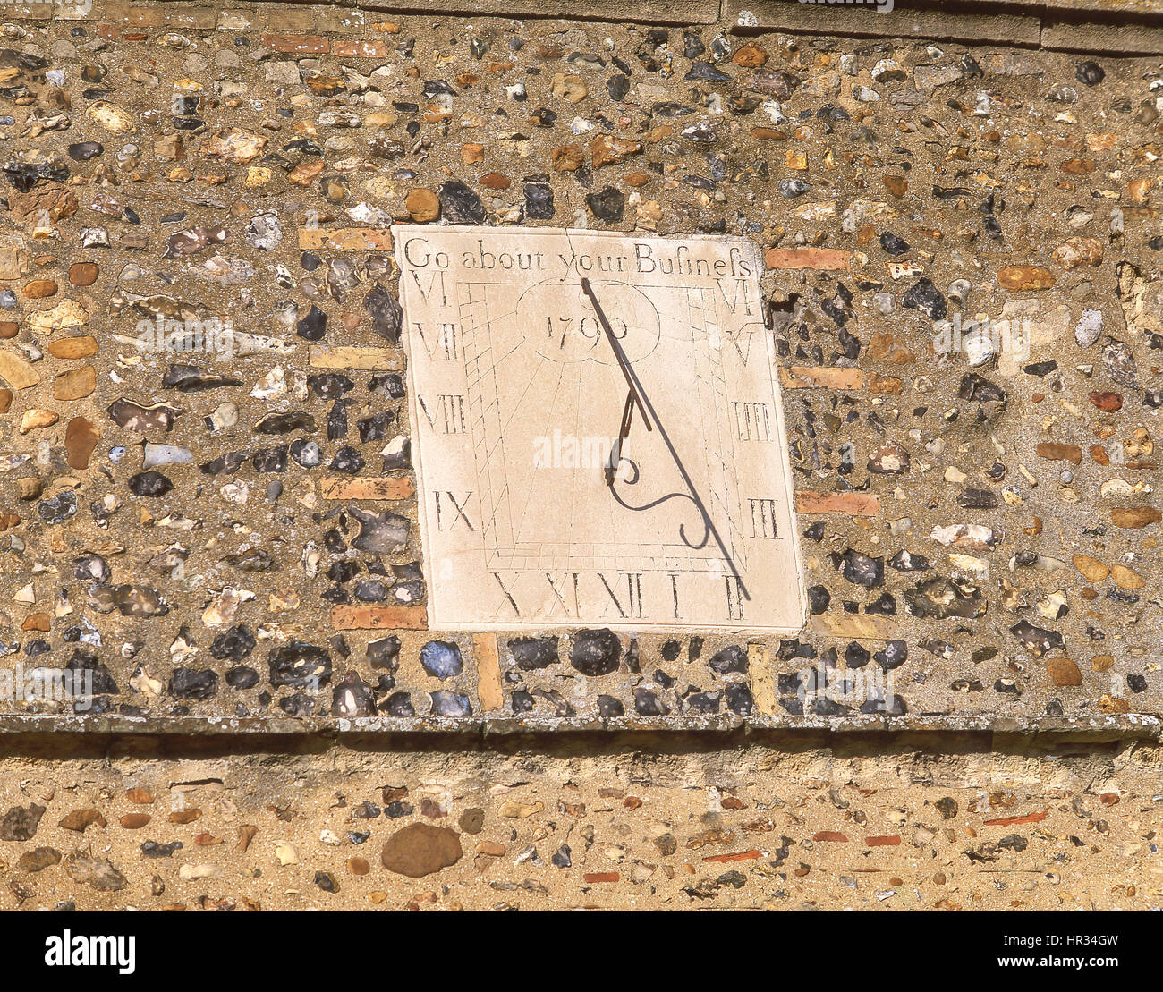 Ancien cadran solaire (1790) sur l'église de paroisse de St.Pierre et St.Paul, High Street, Clare, Suffolk, Angleterre, Royaume-Uni Banque D'Images