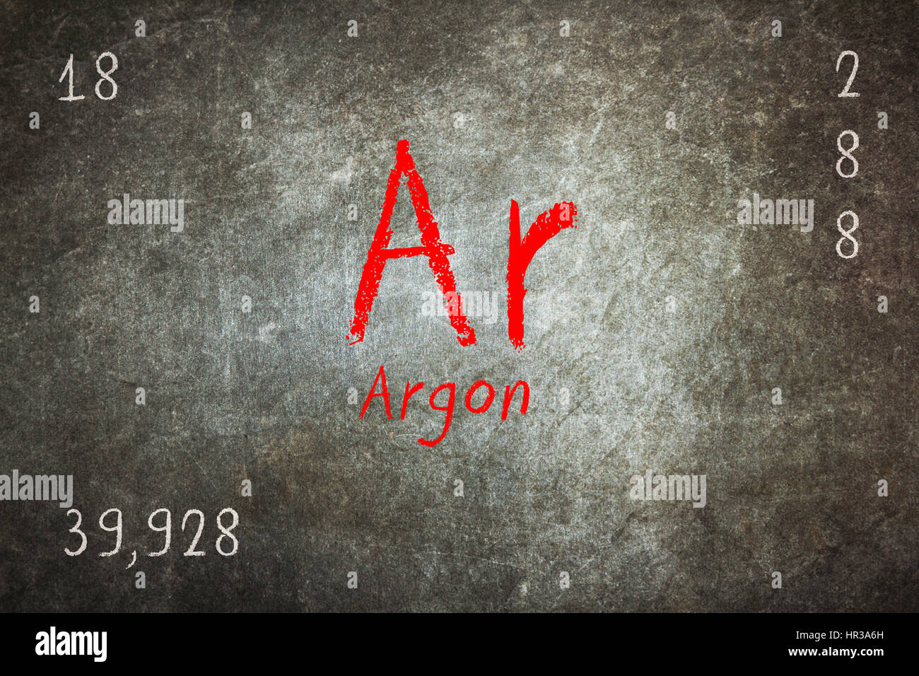 Tableau noir isolé avec tableau périodique, l'Argon, chimie Banque D'Images