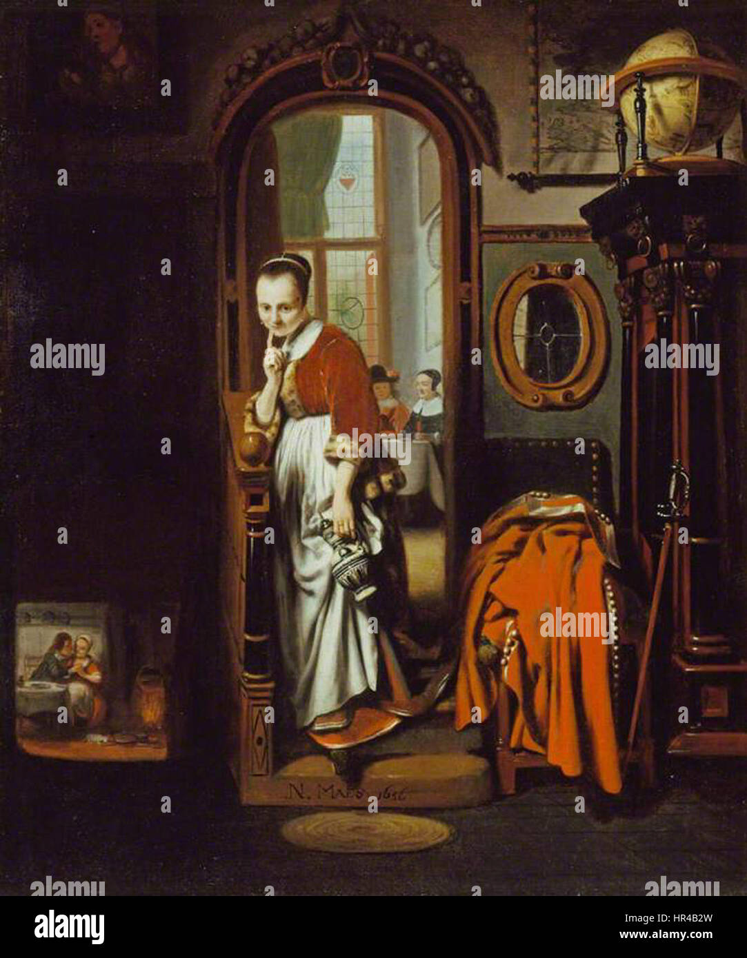 'La femme au foyer à l'écoute' de Nicolaes Maes est une peinture néerlandaise du XVIIe siècle qui représente une scène domestique, avec une femme engagée dans un moment de contemplation tranquille. Le tableau capture la vie intime et quotidienne des femmes dans la société néerlandaise pendant cette période. Banque D'Images