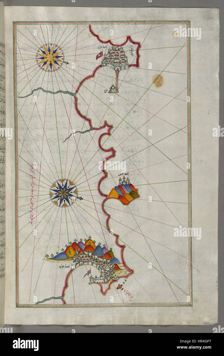 La carte du XVIe siècle de Piri Reis de la côte algérienne, d’Alger à Béjaïa, est un morceau exceptionnel de l’histoire cartographique. Le détail de la carte met en valeur la compréhension géographique de la période. Banque D'Images