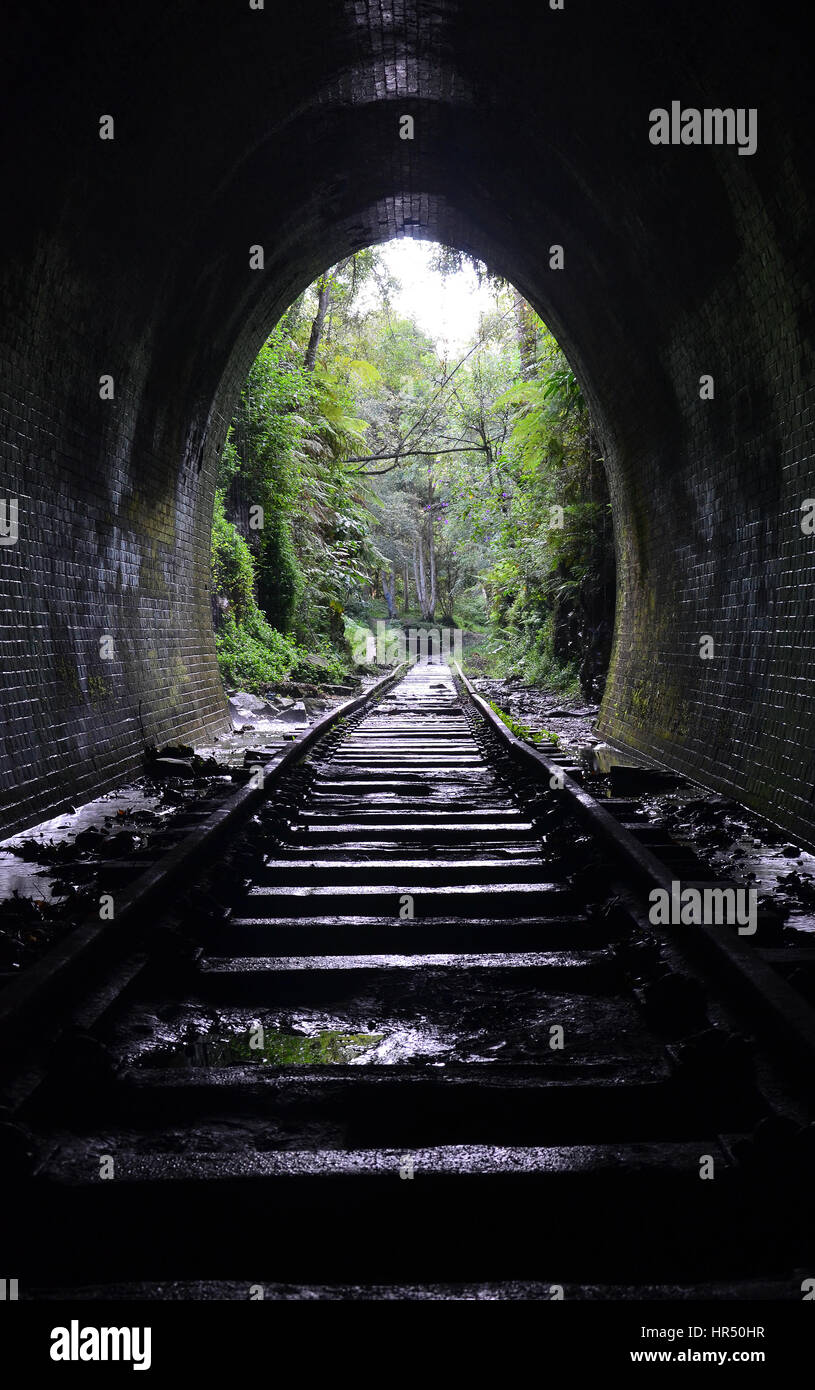 Tunnel De Chemin De Fer Coupe Transversale Avec Conduite De Ventilation Gm968882396 264117184