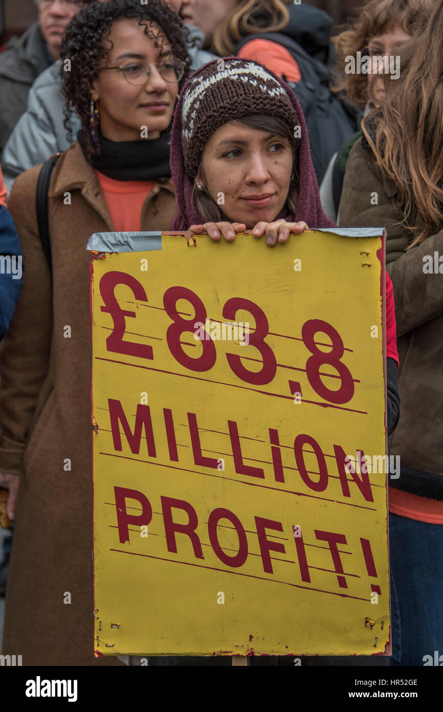 Photo chambre personnel protester contre les bas salaires dans leur chaîne Cineworld - qu'ils appellent au boycott à l'extérieur de l'Empire Square, Leicseter aussi récemment acheté par Cineworld. La London Living Wage est quelque chose les membres de l'union de Picturehouse ont fait pression pour depuis 2014. La campagne n'a cessé de croître depuis, maintenant avec quatre sites en grève ! Ils disent "Picturehouse et Cineworld travaillent très fort pour écraser notre campagne et tout ce que nous recevons d'eux dans la voie de la négociation est le silence". Banque D'Images