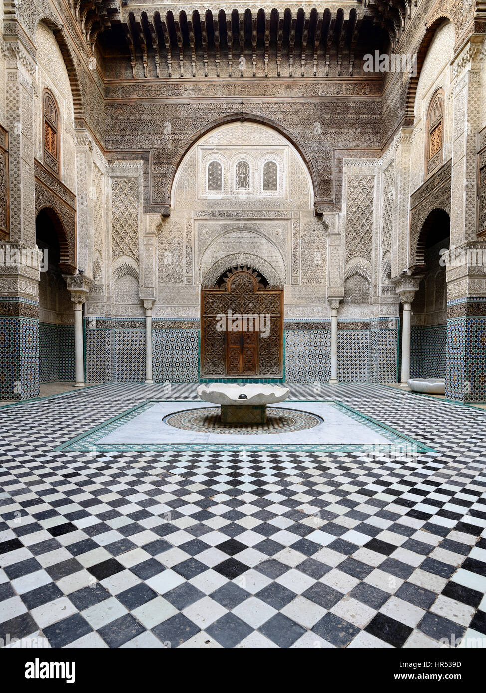 Fes, MAROC - 30 NOVEMBRE : l'intérieur de la mosquée Al-Qarawiyyin. Fez le 30 novembre, 2015 Banque D'Images