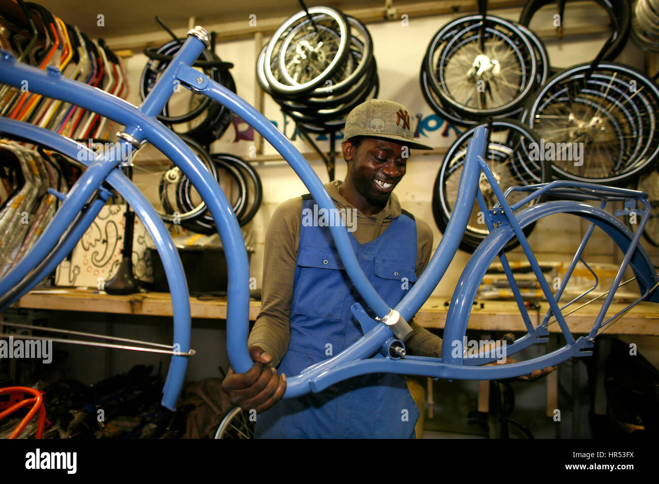 Atelier de réparation de vélos à Amsterdam Banque D'Images