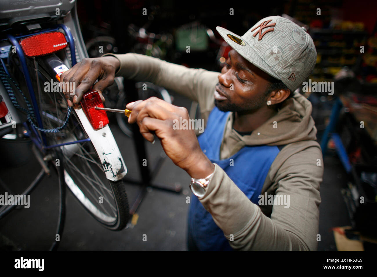 Atelier de réparation de vélos à Amsterdam Banque D'Images