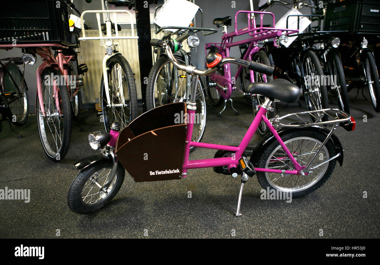 Atelier de réparation de vélos à Amsterdam Banque D'Images