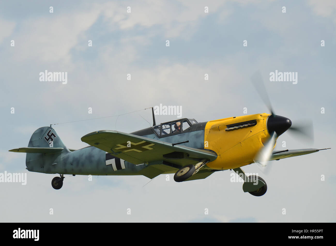 Hispano Buchon, Espagnol construit Messerschmitt Bf109, à l'air Flying Legends Show à Duxford IWM Banque D'Images