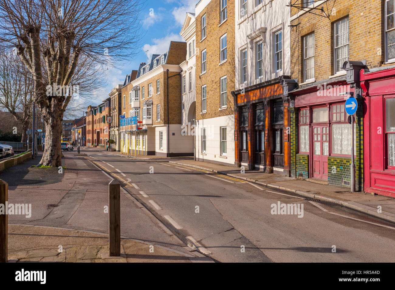 Bâtiments sur West St Gravesend. La plupart des pubs de bien qu'il y a qu'un taradeing pub là maintenant. Banque D'Images