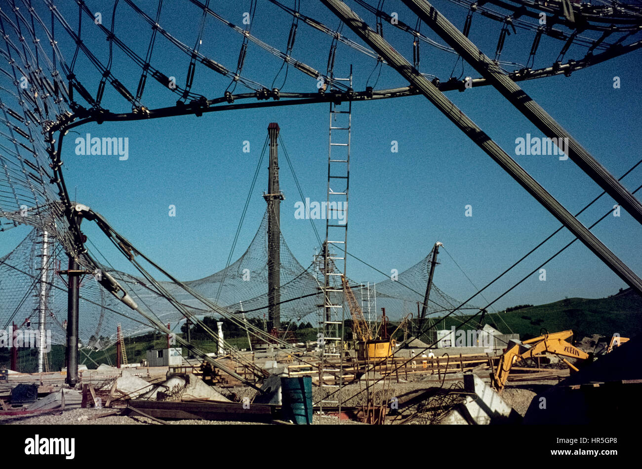 Le Parc olympique de Munich, site des Jeux Olympiques 1972, en construction. Olympiaparks 1971 Bau des Münchner. Banque D'Images