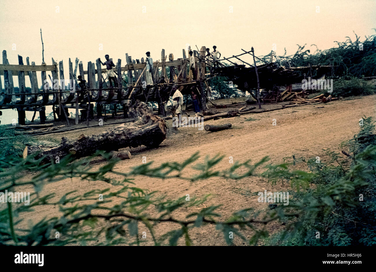 Chantier naval à Pondichéry en 1962. Schiffsbau à Pondichéry Banque D'Images