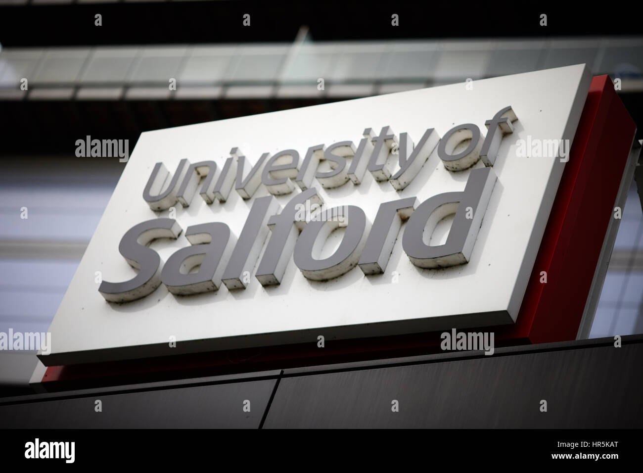 Signe de l'Université de Salford à MediacityUk, Salford Quays, Manchester, Angleterre, RU Banque D'Images
