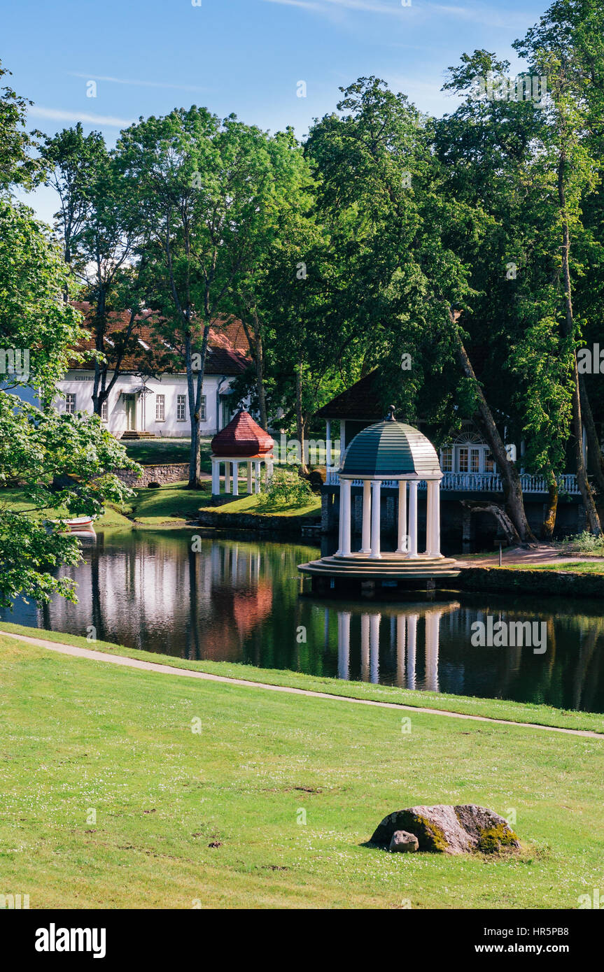 Dans la rotonde, près de l'étang, Palmse Manor, l'Estonie Banque D'Images