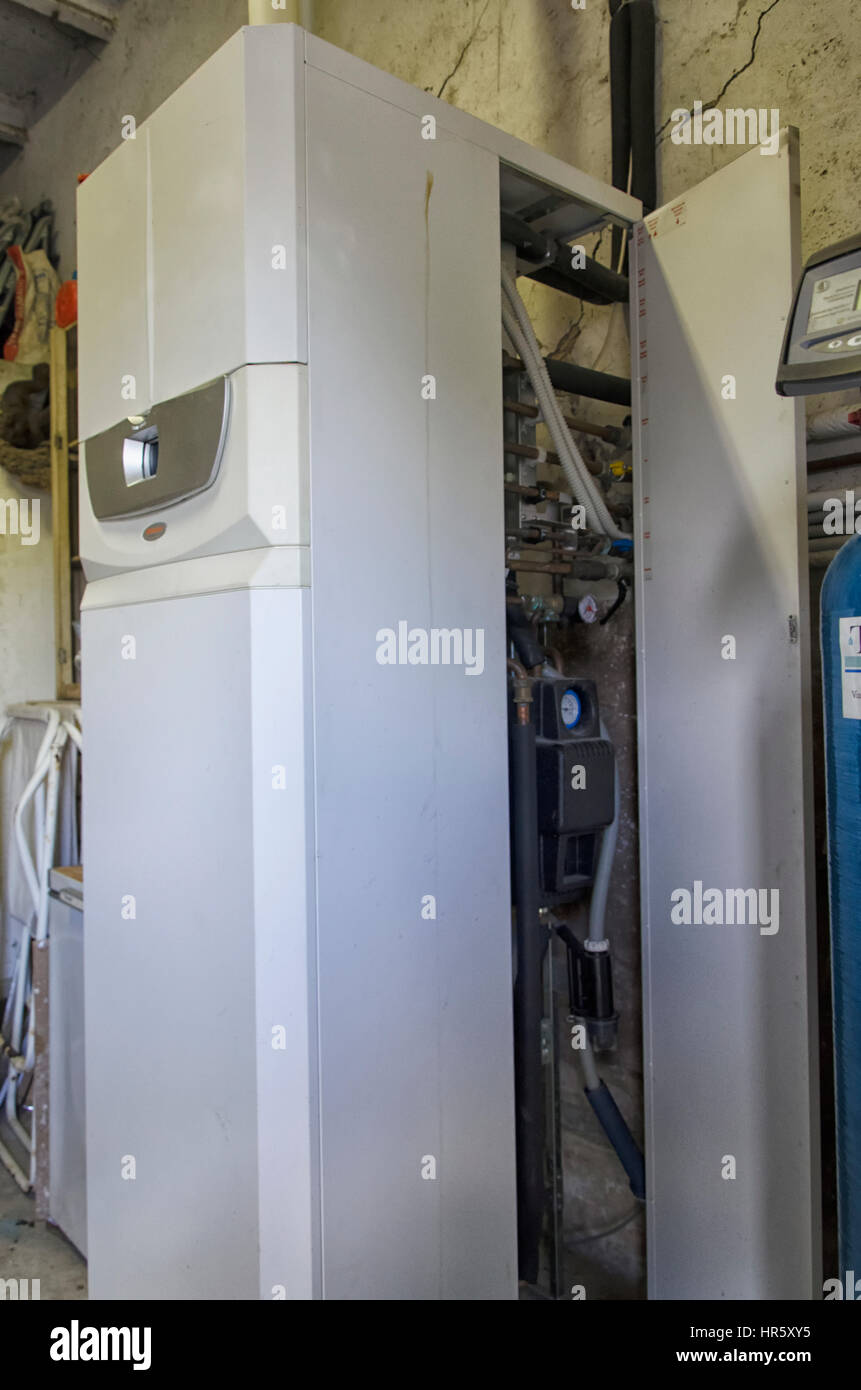 Vue d'une chaudière à condensation ouvert Banque D'Images