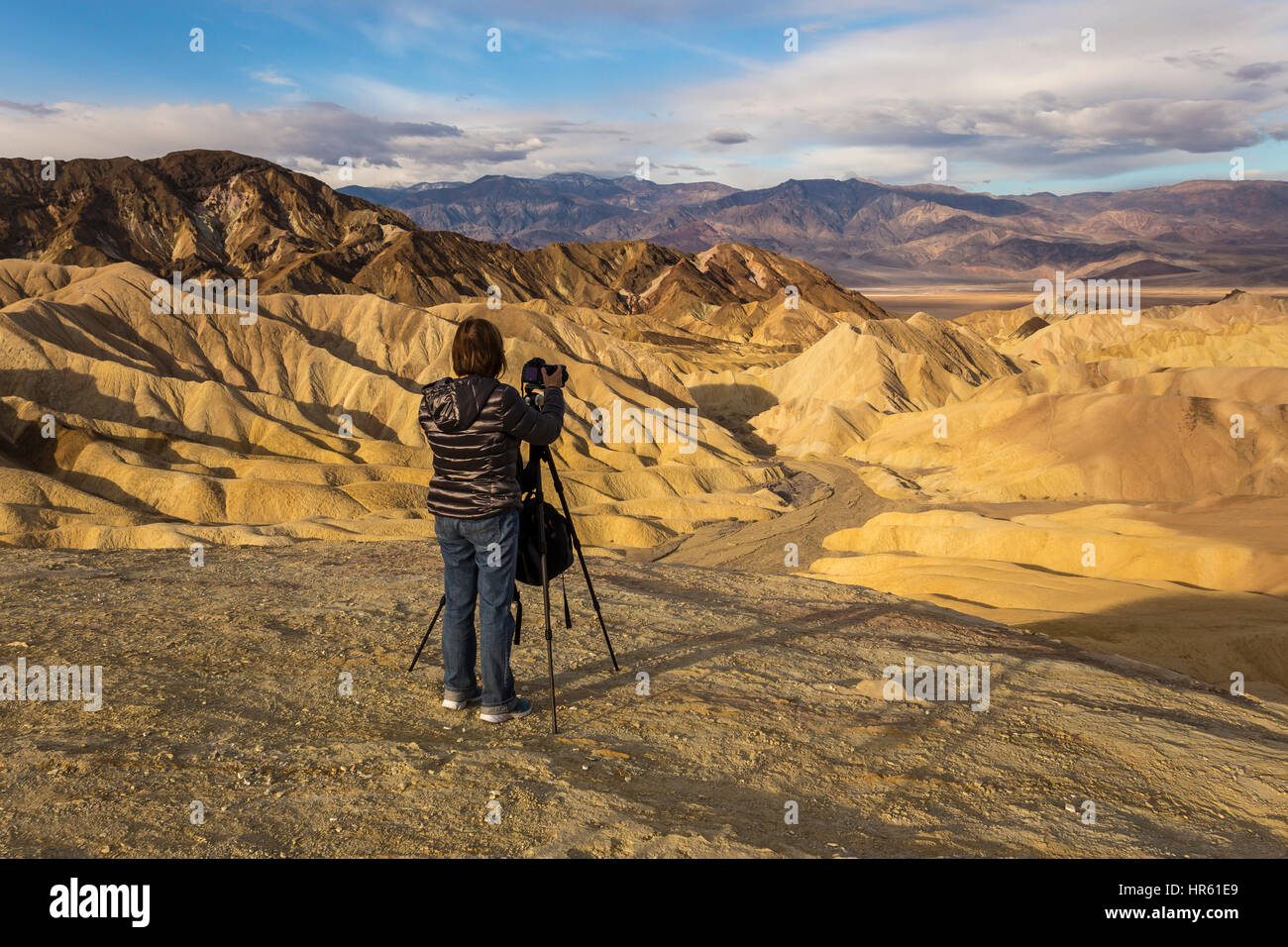 Photographe, touriste, Zabriskie Point Zabriskie point, Death Valley National Park, Death Valley, California, United States, Amérique du Nord Banque D'Images