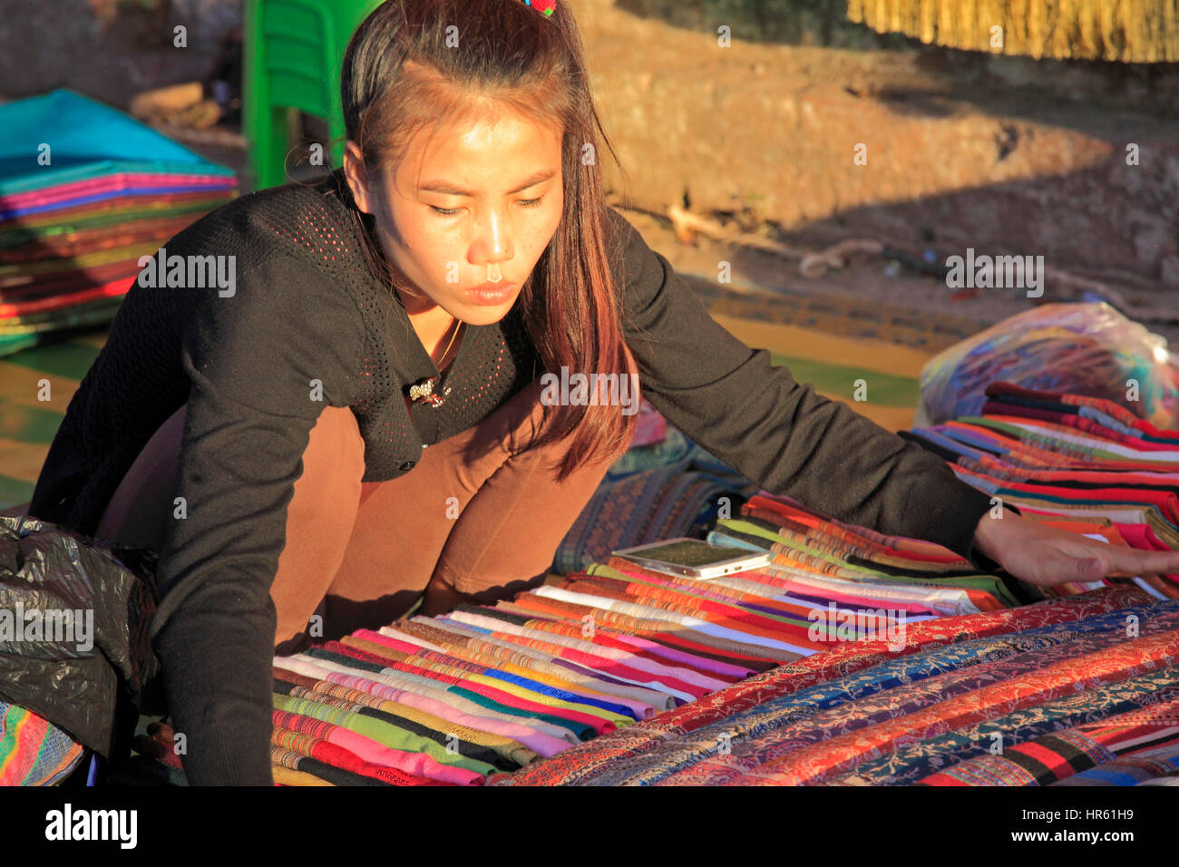 Le Laos, Luang Prabang, marché de nuit, de l'artisanat, fournisseur, Banque D'Images