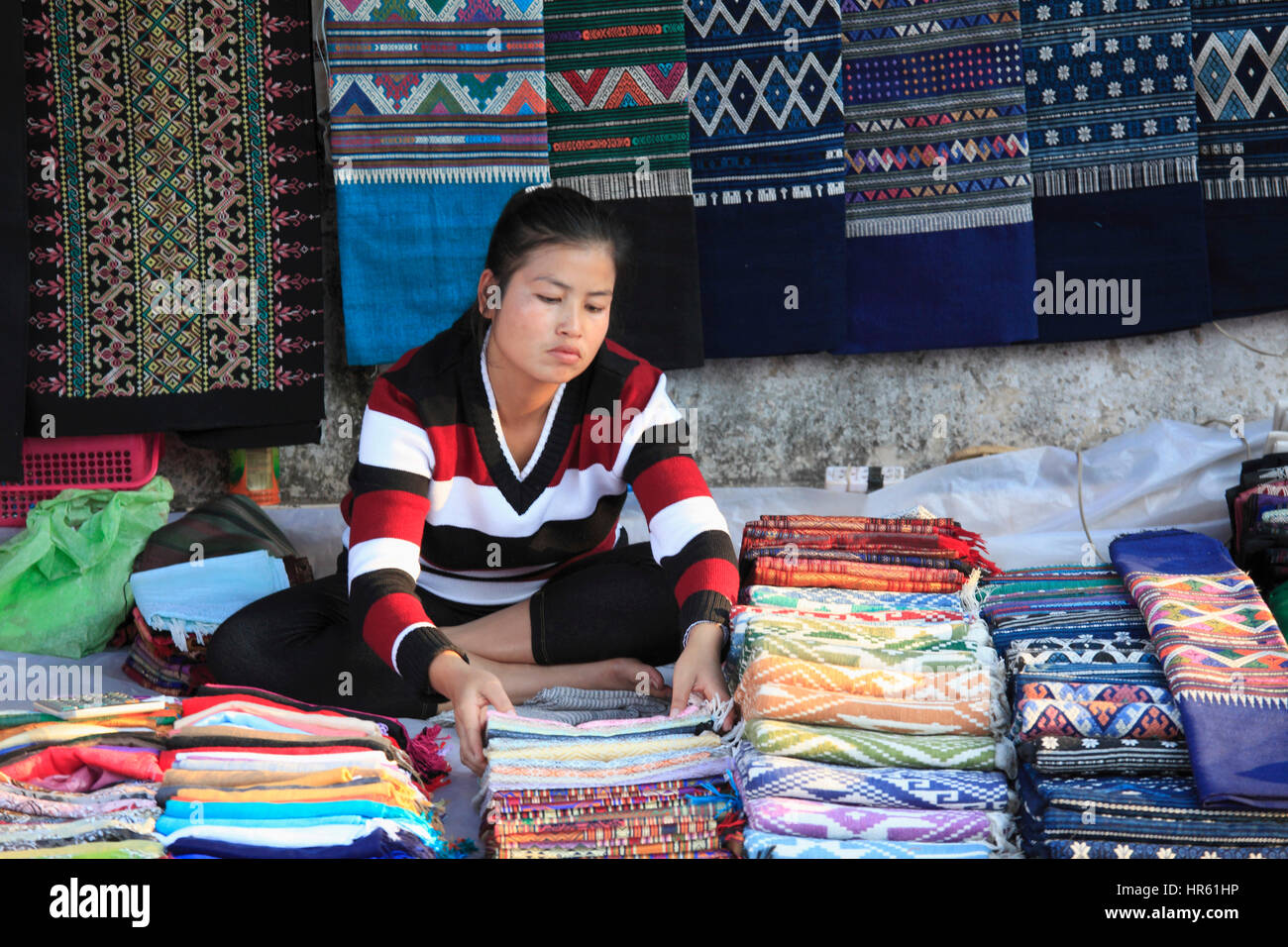 Le Laos, Luang Prabang, marché de nuit, de l'artisanat, fournisseur, Banque D'Images
