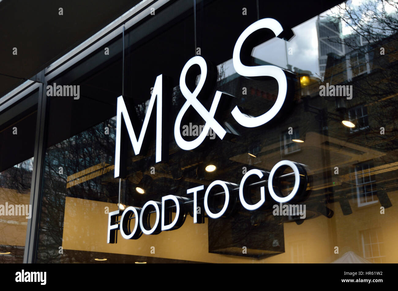 M et S Food to Go Marks and Spencer signe. Banque D'Images