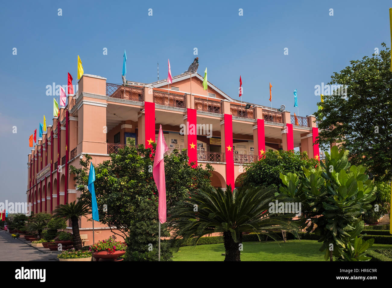 Ho Chi Minh museum sur la rive de la rivière Saigon, Ho Chi Minh City, Vietnam Banque D'Images