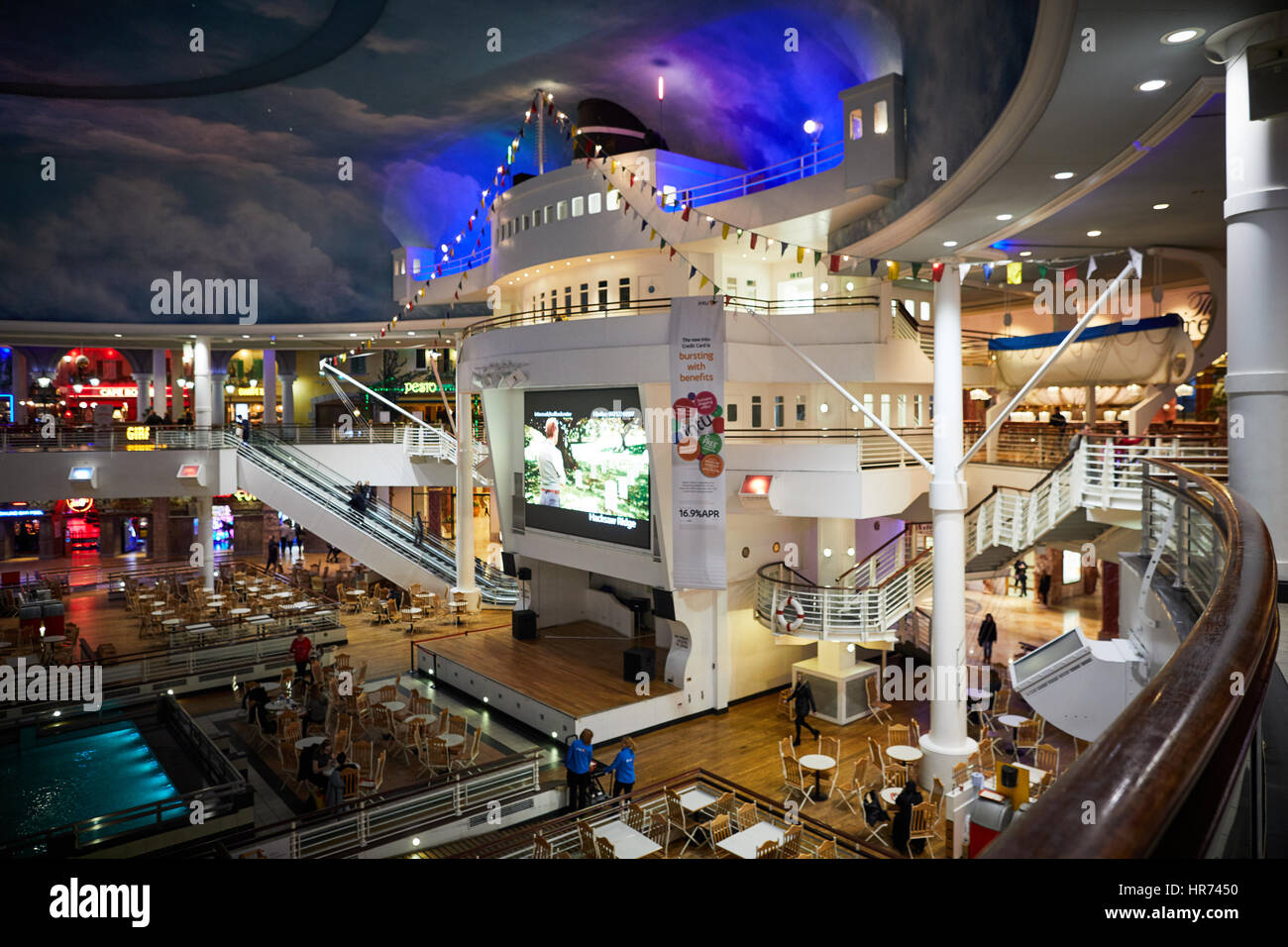 Food hall à l'intérieur de l'intérieur Grande Salle Orient, Intu Trafford Centre t au centre commercial center complex Dunplington, Manchester, Angleterre, Royaume-Uni. Banque D'Images