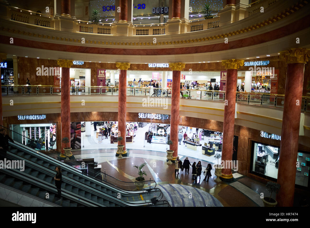 Entrée intérieure Selfridges à Intu Trafford Centre au centre commercial center complex Dunplington, Manchester, Angleterre, Royaume-Uni. Banque D'Images