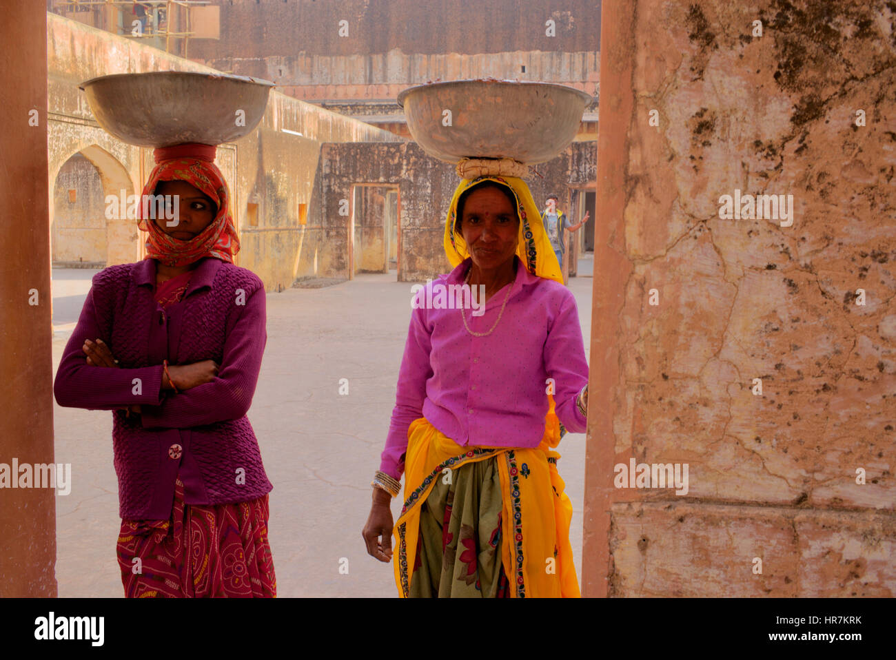 Les femmes des ouvriers à Fort Amber, Jaipur, Inde Banque D'Images