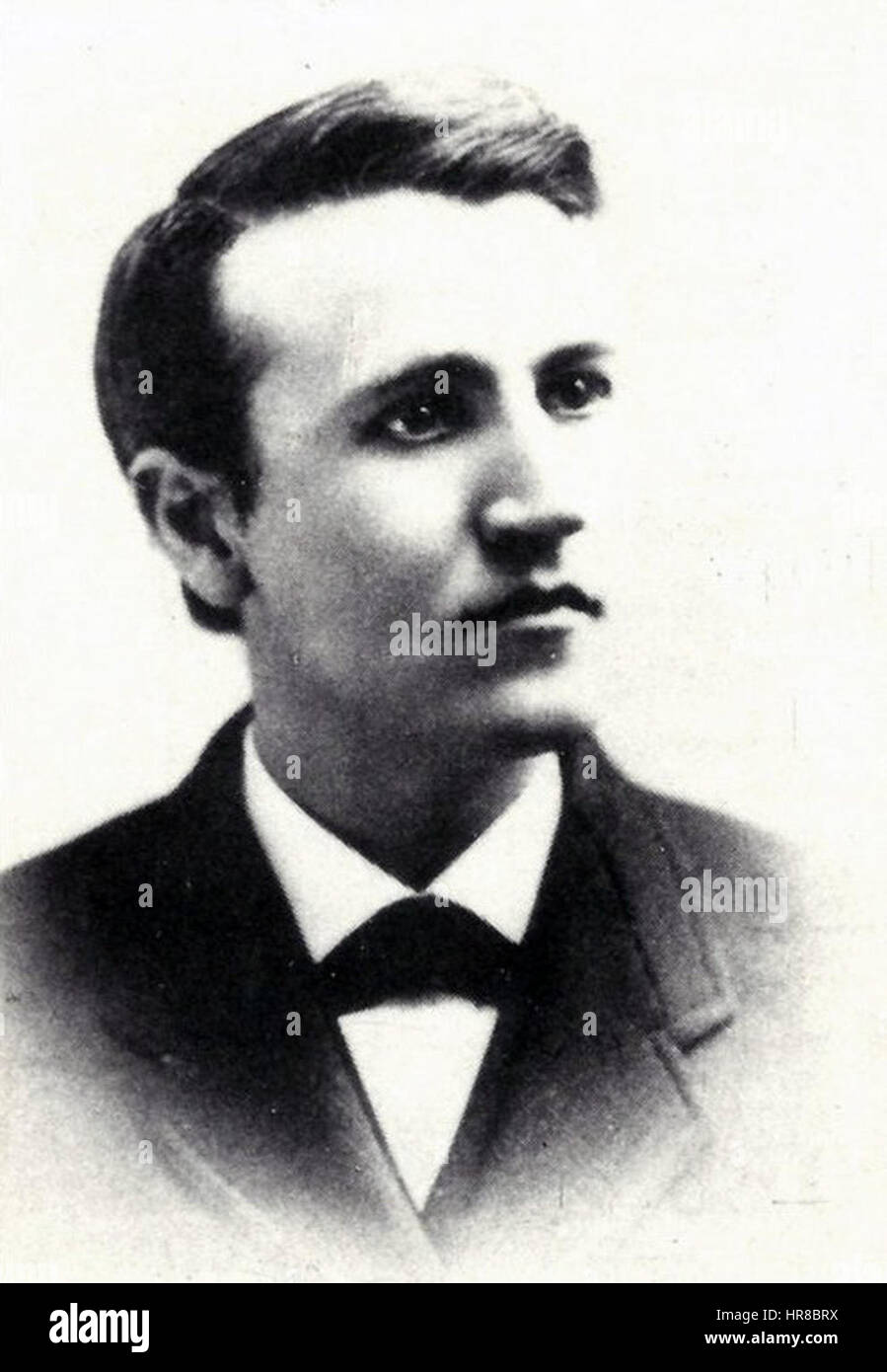 Un portrait de Thomas Edison, pris vers 1878, montrant l'inventeur américain à un moment charnière de sa carrière. Connu pour son développement de l'ampoule électrique, cette image reflète sa prééminence précoce dans le domaine de l'innovation et de l'invention. Banque D'Images