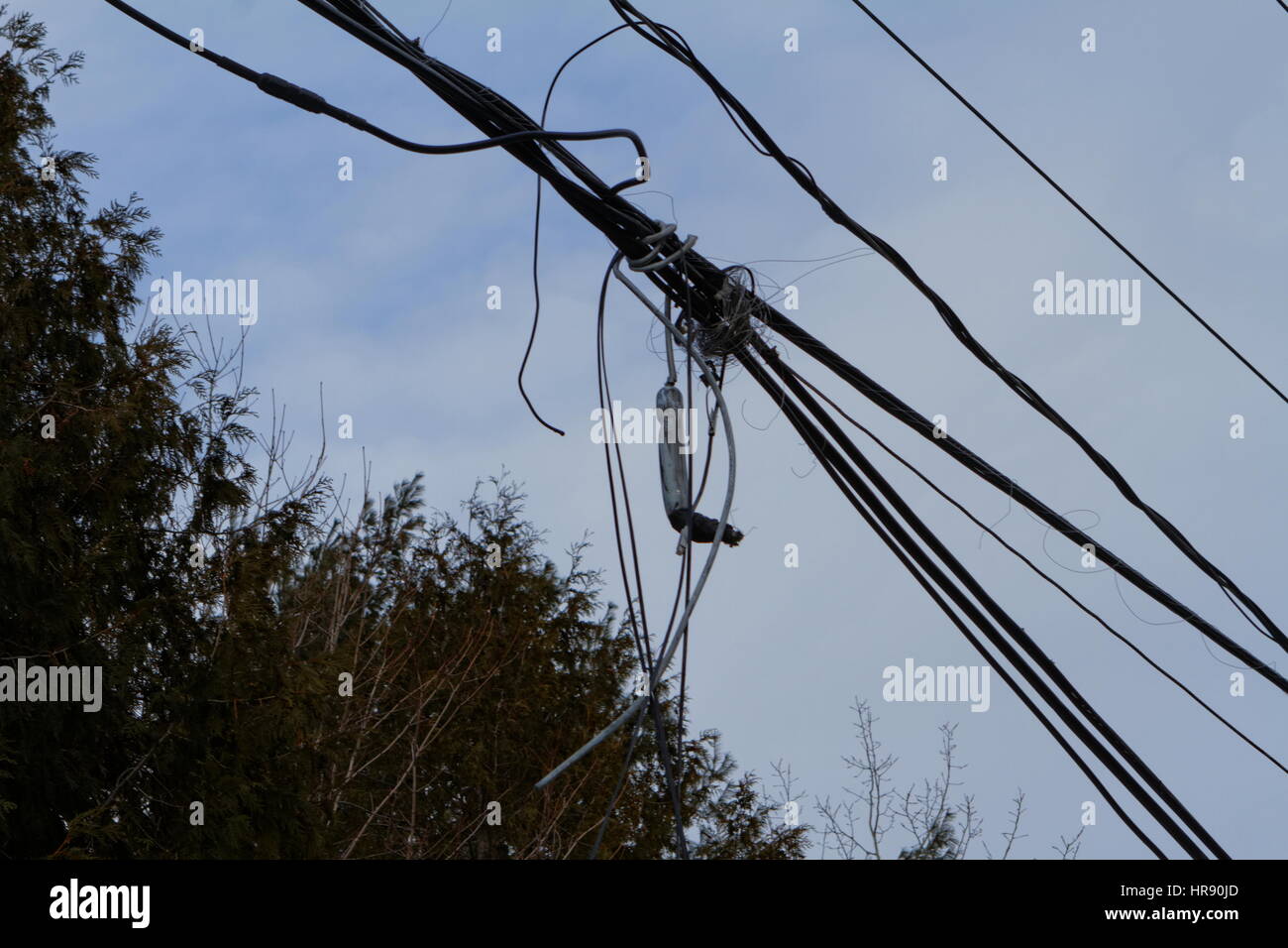 Casse des fils électriques Banque D'Images