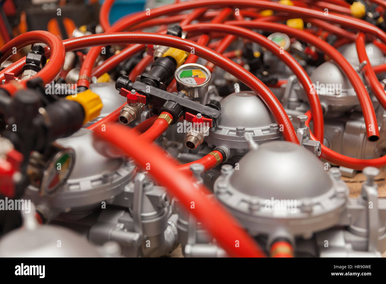 Les pompes à haute pression à la foule Banque D'Images