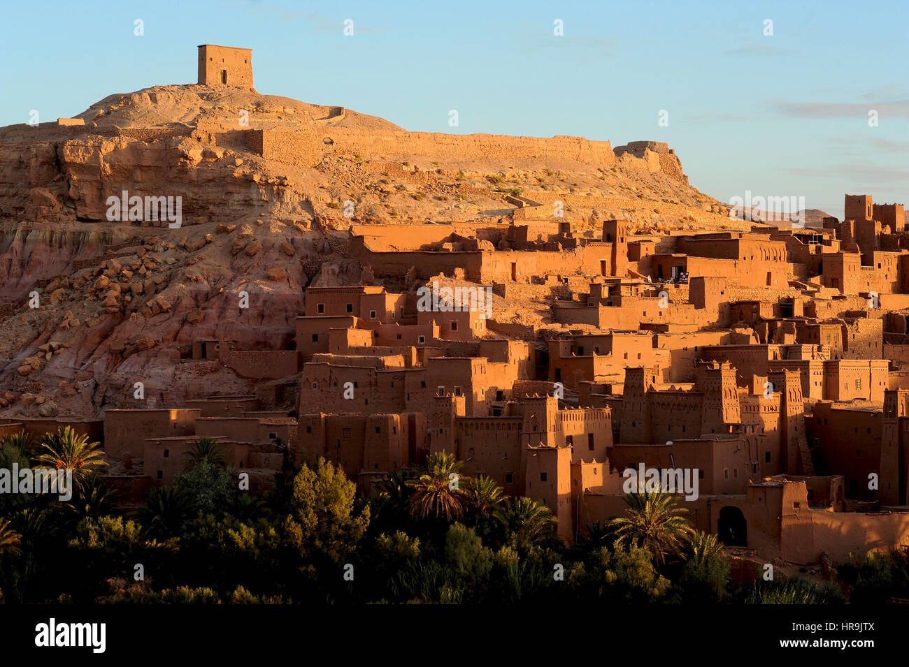 Le Maroc, dans la ville fortifiée d'Aït Benhaddou avec ses kasbahs et architecture unique est un site du patrimoine mondial en vedette dans de nombreux films et séries télé. Banque D'Images