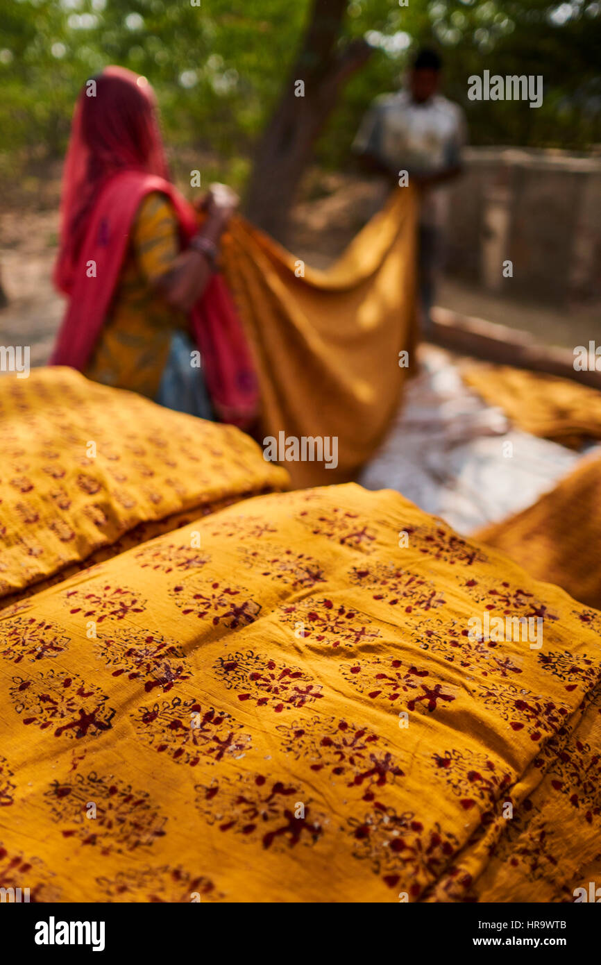 L'Inde, Rajasthan, Balotra, textile, l'impression de bloc Banque D'Images