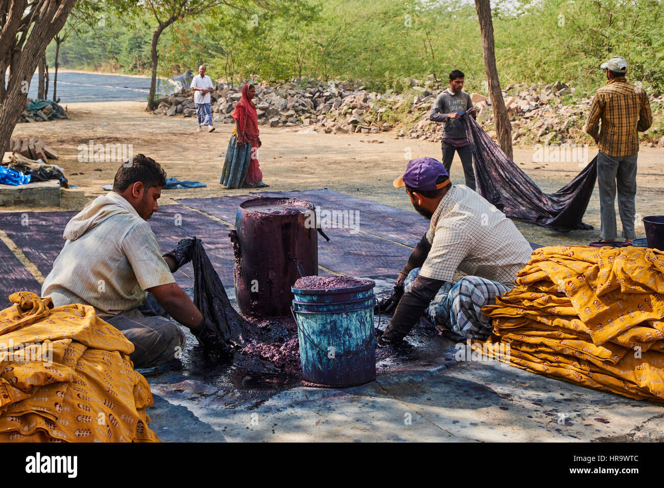 L'Inde, Rajasthan, Balotra, textile, l'impression de bloc Banque D'Images