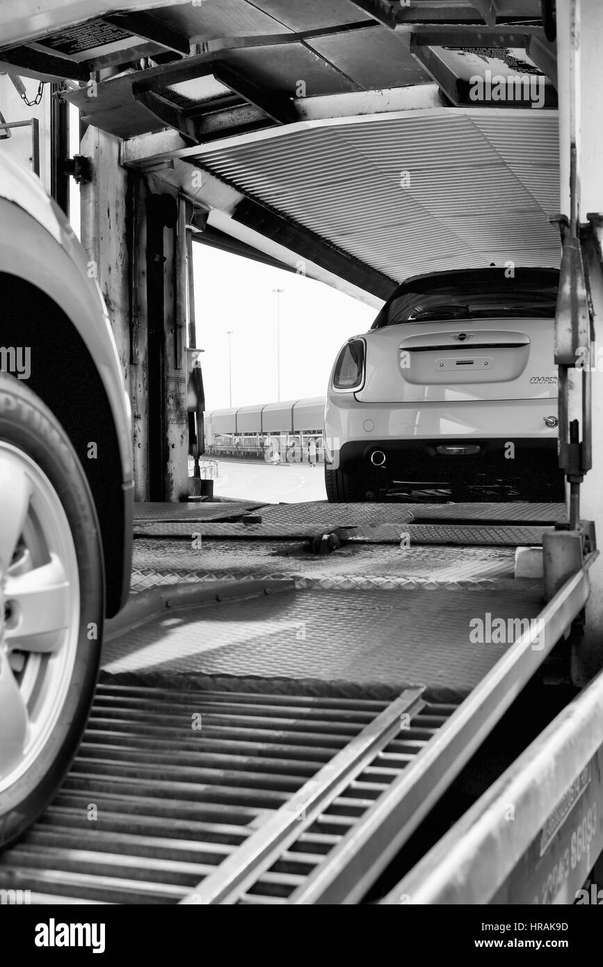Elles sont déchargées de minis un train au Port de Southampton, Hampshire, Angleterre Banque D'Images