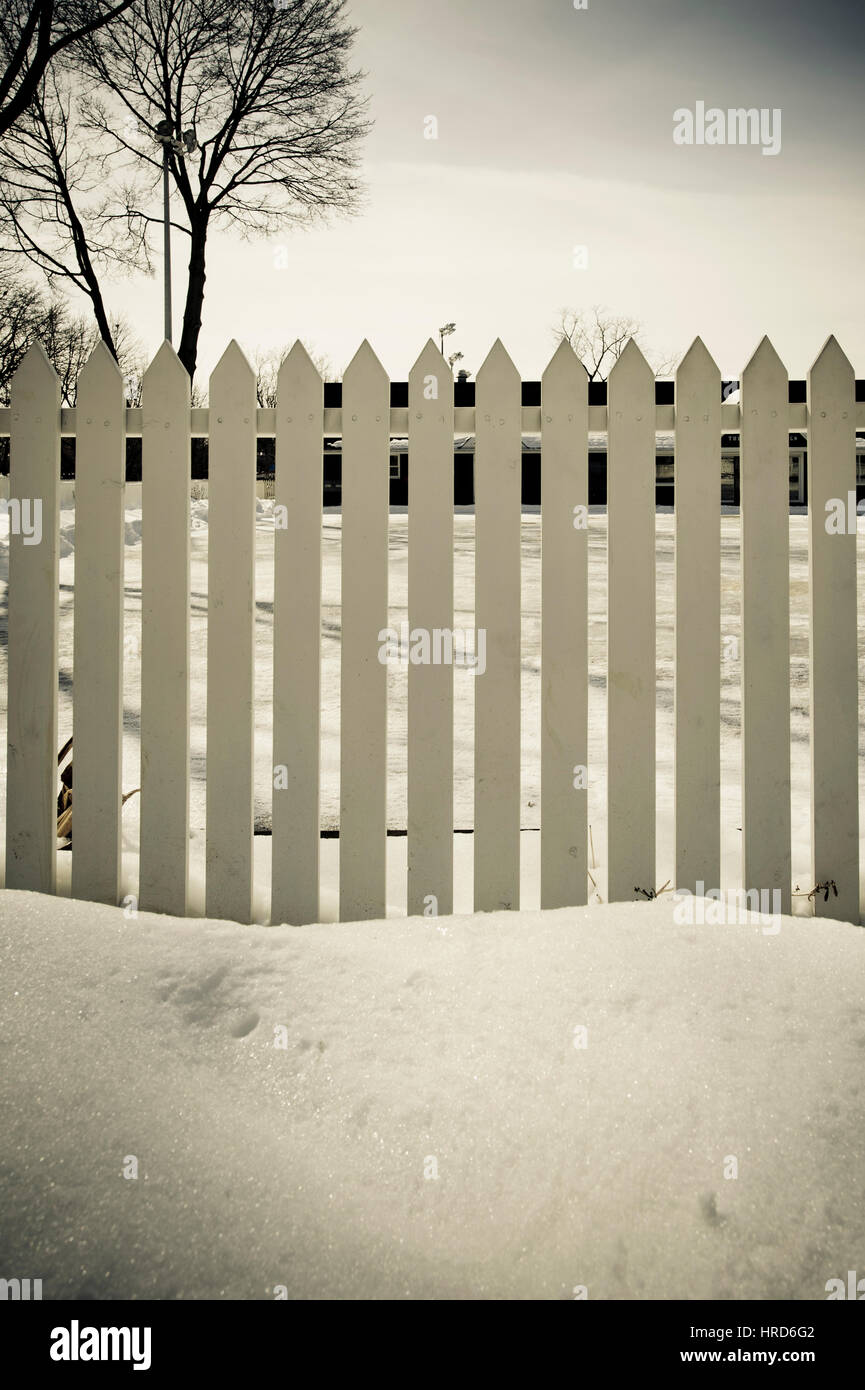 Clôture en bois blanc d'Oakville Club green lawn Banque D'Images