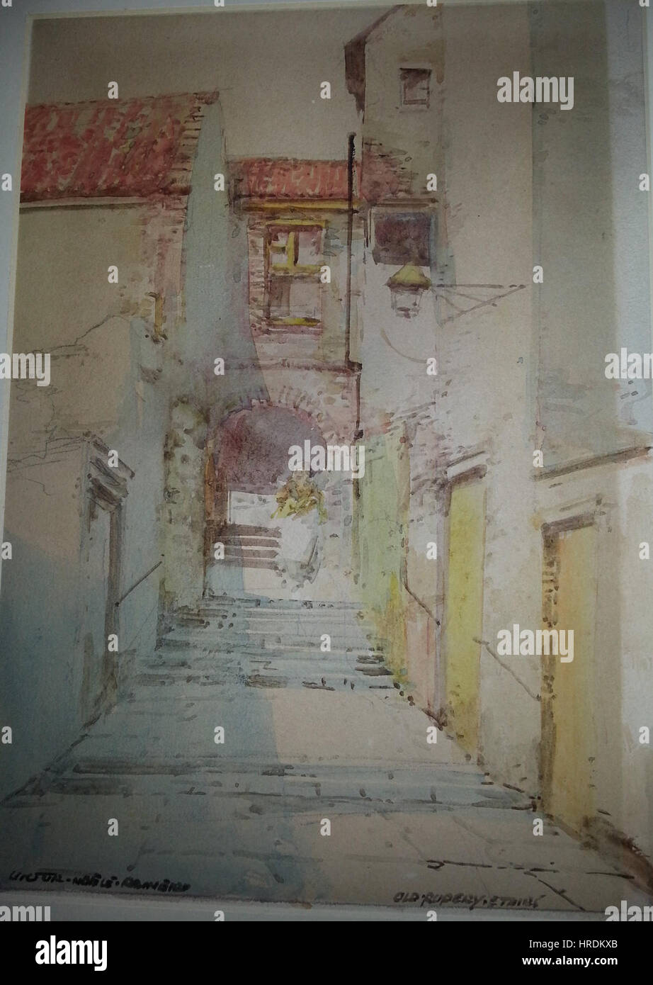 *Old Ropery Stairs, Newcastle 1942 (3)* capture un moment de la seconde Guerre mondiale, montrant une partie historique de Newcastle pendant la guerre. L’œuvre met en lumière l’atmosphère de l’époque, y compris l’impact de la guerre sur le paysage et l’architecture de la ville. Banque D'Images