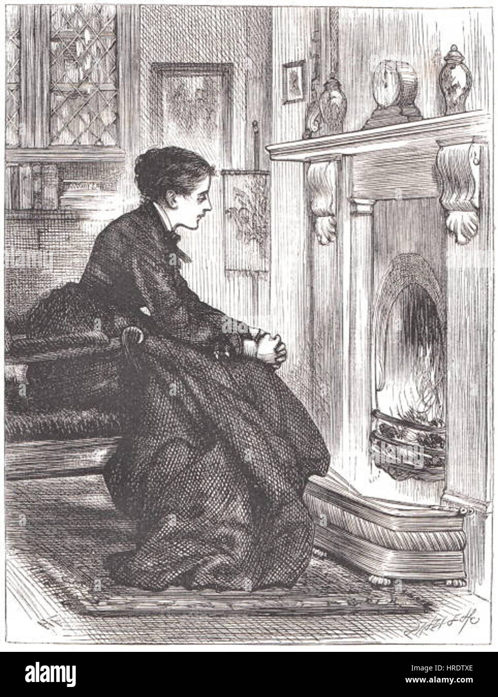 La peinture de Harry French intitulée 'Louisa Watching the Fire' capture un moment serein de réflexion. Le sujet, Louisa, est vu regarder un feu, avec l’utilisation délicate de la lumière et de la couleur par l’artiste véhiculant une ambiance contemplative. Banque D'Images